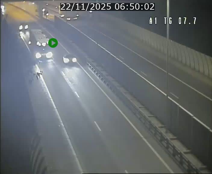 <h2>Traffic live webcam Luxembourg Kirchberg - A1 direction Luxembourg-ville - BK 7.7</h2>