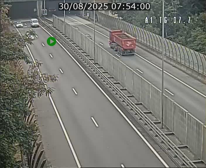 <h2>Traffic live webcam Luxembourg Kirchberg - A1 direction Luxembourg-ville - BK 7.7</h2>