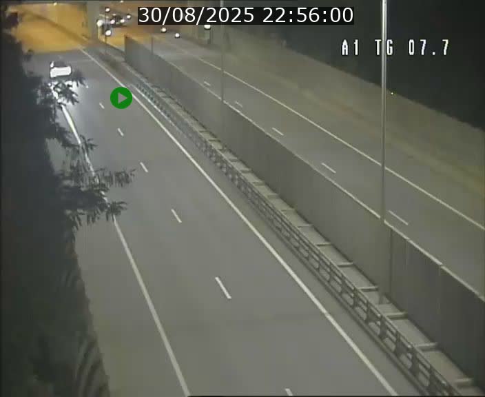 <h2>Traffic live webcam Luxembourg Kirchberg - A1 direction Luxembourg-ville - BK 7.7</h2>