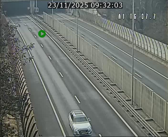 <h2>Traffic live webcam Luxembourg Kirchberg - A1 direction Luxembourg-ville - BK 7.7</h2>