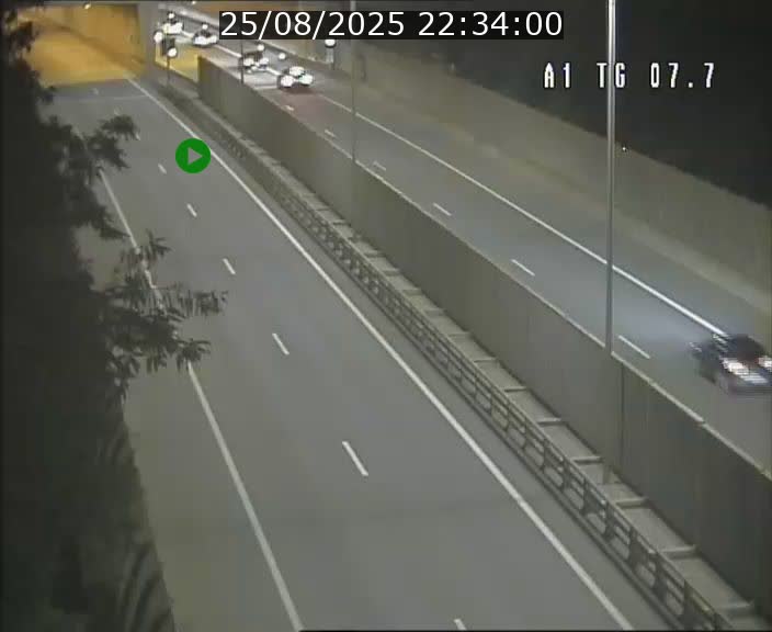 <h2>Traffic live webcam Luxembourg Kirchberg - A1 direction Luxembourg-ville - BK 7.7</h2>