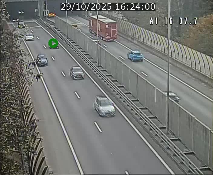 <h2>Traffic live webcam Luxembourg Kirchberg - A1 direction Luxembourg-ville - BK 7.7</h2>