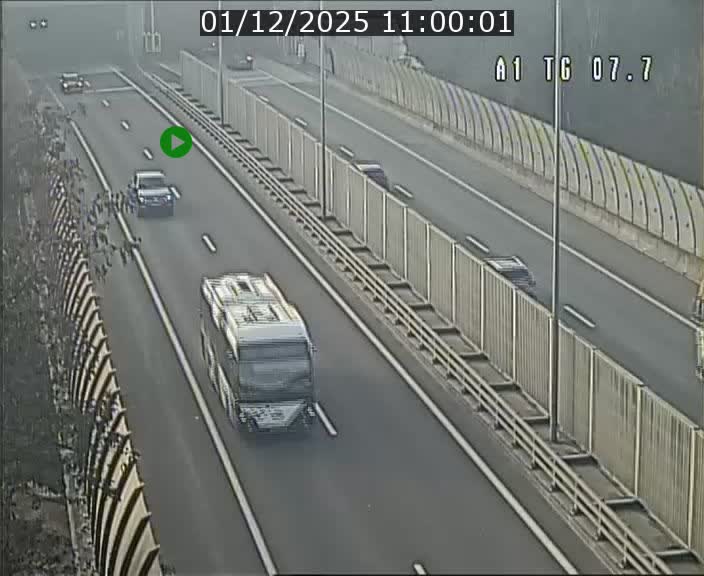 <h2>Traffic live webcam Luxembourg Kirchberg - A1 direction Luxembourg-ville - BK 7.7</h2>