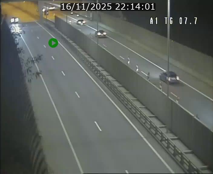 <h2>Traffic live webcam Luxembourg Kirchberg - A1 direction Luxembourg-ville - BK 7.7</h2>