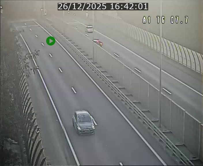 <h2>Traffic live webcam Luxembourg Kirchberg - A1 direction Luxembourg-ville - BK 7.7</h2>
