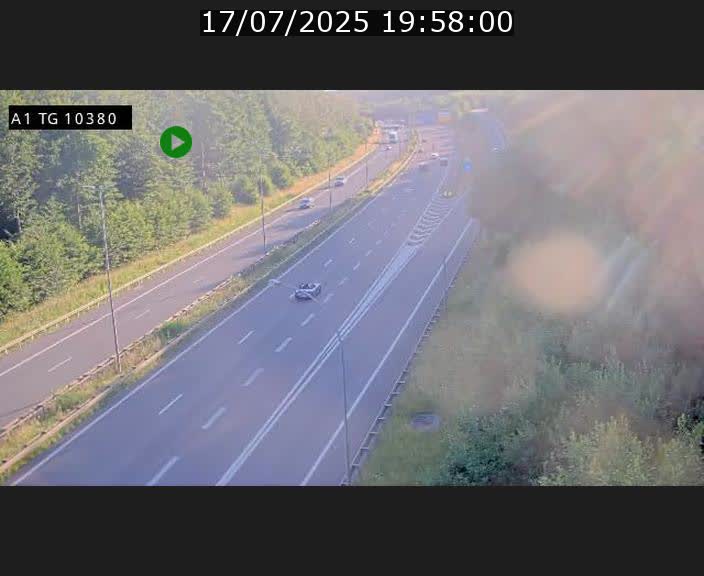 Traffic live webcam Luxembourg Senningerberg - A1 direction Luxembourg Kirchberg - BK 10.3