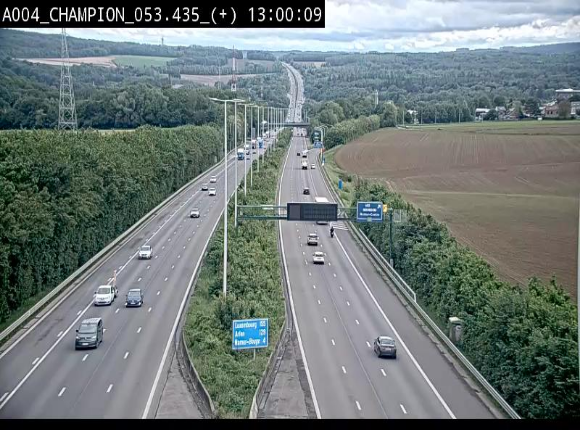 Webcam E411 juste avant la sortie 14 Namur Centre, à hauteur du radar fixe avant le Viaduc de Beez. Vue orientée vers Namur