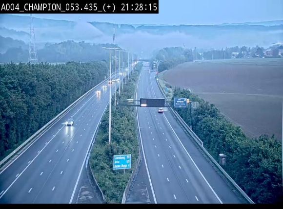 <h2>Webcam E411 juste avant la sortie 14 Namur Centre, à hauteur du radar fixe avant le Viaduc de Beez. Vue orientée vers Namur</h2>