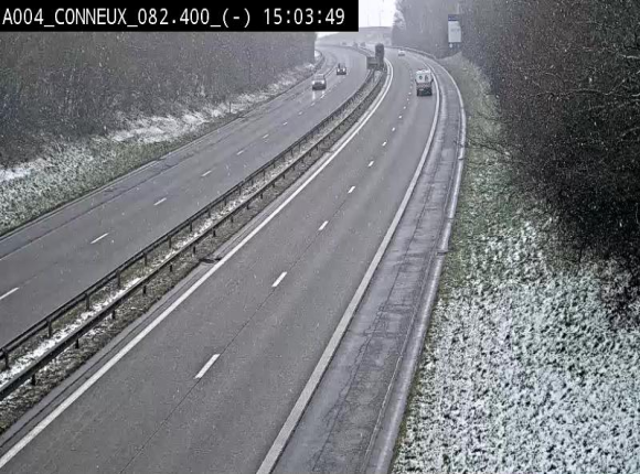 <h2>Webcam sur l'E411 avant les sorties 20 menant à Ciney, Dinant et Achêne. Vue orientée vers Namur</h2>
