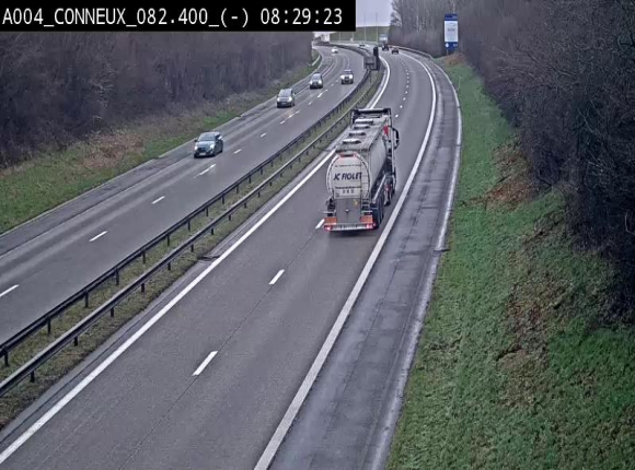<h2>Webcam sur l'E411 avant les sorties 20 menant à Ciney, Dinant et Achêne. Vue orientée vers Namur</h2>