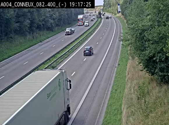 <h2>Webcam sur l'E411 avant les sorties 20 menant à Ciney, Dinant et Achêne. Vue orientée vers Namur</h2>