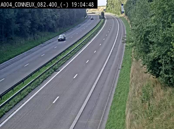 Webcam sur l'E411 avant les sorties 20 menant à Ciney, Dinant et Achêne. Vue orientée vers Namur