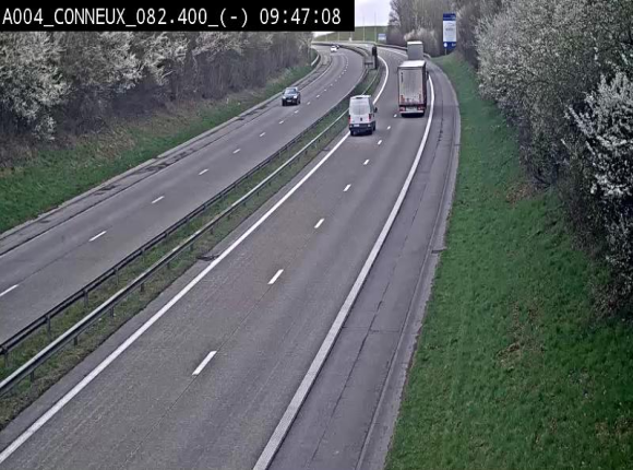 Webcam sur l'E411 avant les sorties 20 menant à Ciney, Dinant et Achêne. Vue orientée vers Namur
