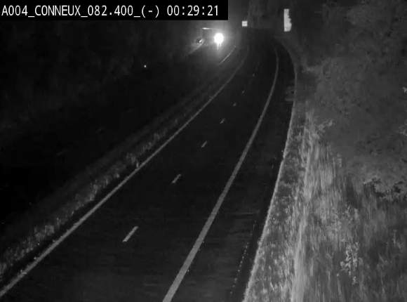 Webcam sur l'E411 avant les sorties 20 menant à Ciney, Dinant et Achêne. Vue orientée vers Namur