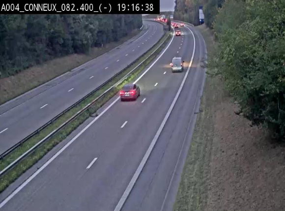 <h2>Webcam sur l'E411 avant les sorties 20 menant à Ciney, Dinant et Achêne. Vue orientée vers Namur</h2>