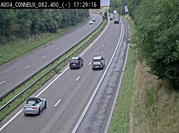 <h2>Webcam sur l'E411 avant les sorties 20 menant à Ciney, Dinant et Achêne. Vue orientée vers Namur</h2>
