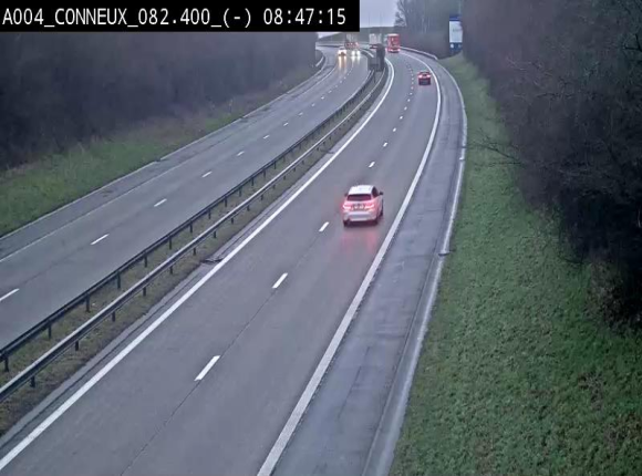 <h2>Webcam sur l'E411 avant les sorties 20 menant à Ciney, Dinant et Achêne. Vue orientée vers Namur</h2>