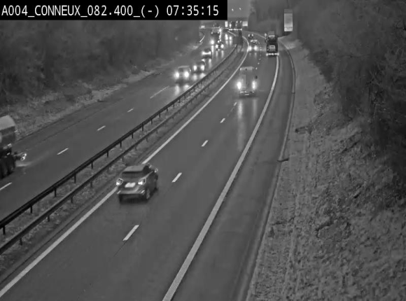 Webcam sur l'E411 avant les sorties 20 menant à Ciney, Dinant et Achêne. Vue orientée vers Namur