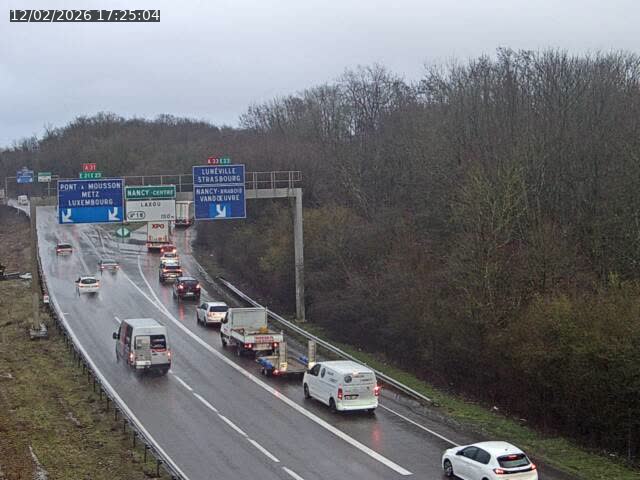 <h2>Caméra autoroute France - Biffurcation A31/A33, Laxou direction Nancy</h2>