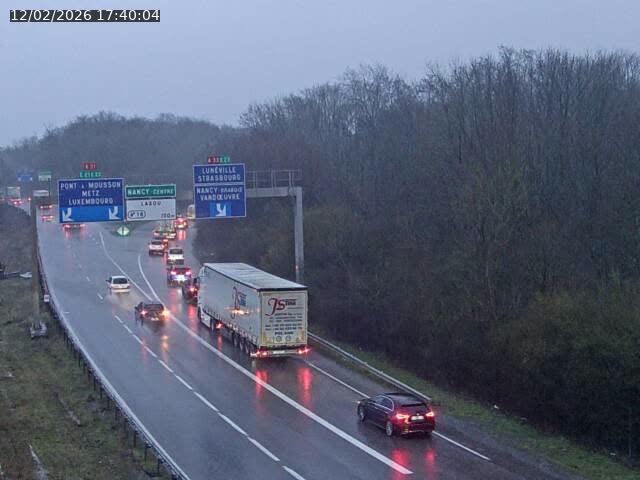 <h2>Caméra autoroute France - Biffurcation A31/A33, Laxou direction Nancy</h2>