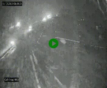 Vue en direct de l'autoroute A10 grâce à un drône situé au-dessus du péage de Virsac