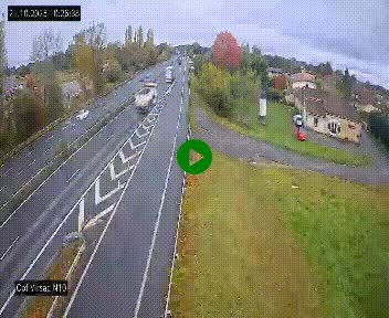 Vue en direct de l'autoroute A10 grâce à un drône situé au-dessus du péage de Virsac