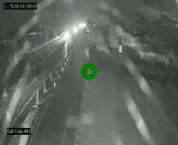 Vue en direct de l'autoroute A10 grâce à un drône situé au-dessus du péage de Virsac