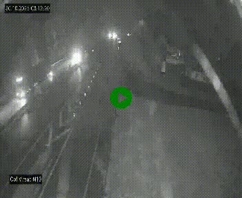 Vue en direct de l'autoroute A10 grâce à un drône situé au-dessus du péage de Virsac