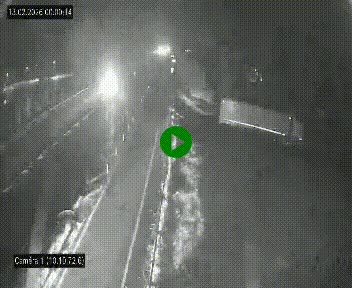 <h2>Vue en direct de l'autoroute A10 grâce à un drône situé au-dessus du péage de Virsac</h2>