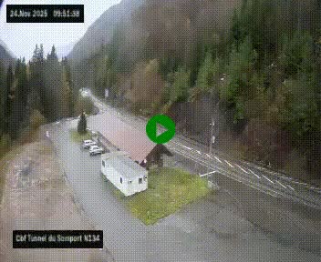 Webcam à l'entrée du tunnel du Somport, côté français, sur la N134, dans les Pyrénées, en direction de l'Espagne, à 1116 mètres d'altitude