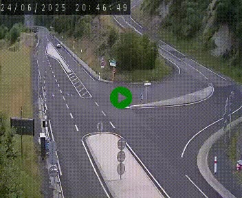 Webcam routière sur la N122 au niveau du Tunnel du Lioran. Vue de l'entrée côté Aurillac.
