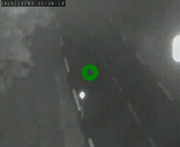 Caméra routière France - N102, au niveau du col de Montmirat à Saint-Etienne-du-Valdonnez à 1039 mètres d'altitude