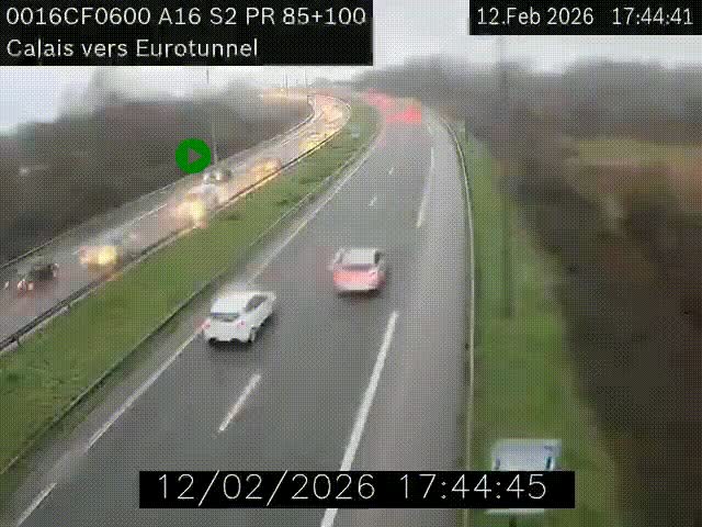 <h2>Webcam A16 à Calais en direction du Tunnel sous la Manche (Eurotunnel)</h2>