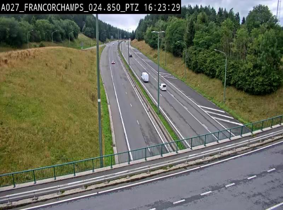Webcam E42 (A27) dans les Ardennes à Francorchamps, à proximité du circuit de Spa. Vue orientée vers Liège