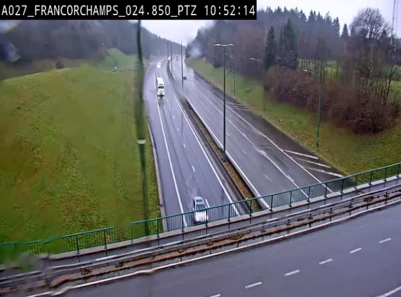Webcam E42 (A27) dans les Ardennes à Francorchamps, à proximité du circuit de Spa. Vue orientée vers Liège
