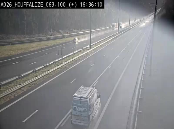 <h2>Webcam autoroute des Ardennes (E25/A26) à hauteur d'Houffalize. Vue orientée vers Baraque de Fraiture</h2>