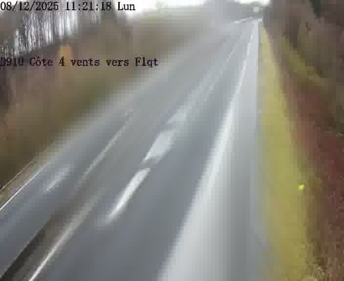 Webcam sur la D910 située dans la Côte des 4 vents. Vue orientée vers le haut de la côte, vers Faulquemont