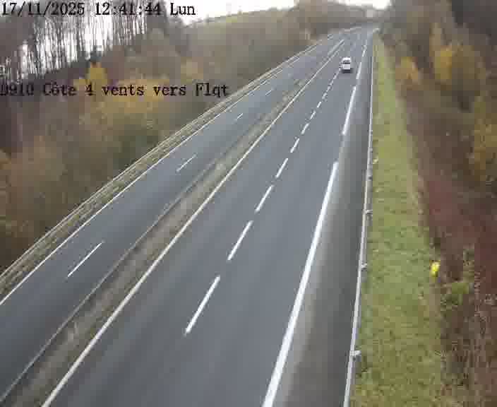 <h2>Webcam sur la D910 située dans la Côte des 4 vents. Vue orientée vers le haut de la côte, vers Faulquemont</h2>