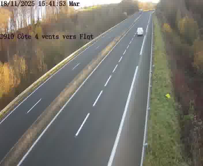 <h2>Webcam sur la D910 située dans la Côte des 4 vents. Vue orientée vers le haut de la côte, vers Faulquemont</h2>