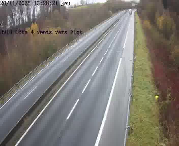 <h2>Webcam sur la D910 située dans la Côte des 4 vents. Vue orientée vers le haut de la côte, vers Faulquemont</h2>