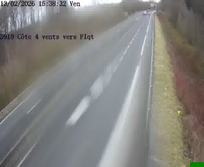 Webcam sur la D910 située dans la Côte des 4 vents. Vue orientée vers le haut de la côte, vers Faulquemont