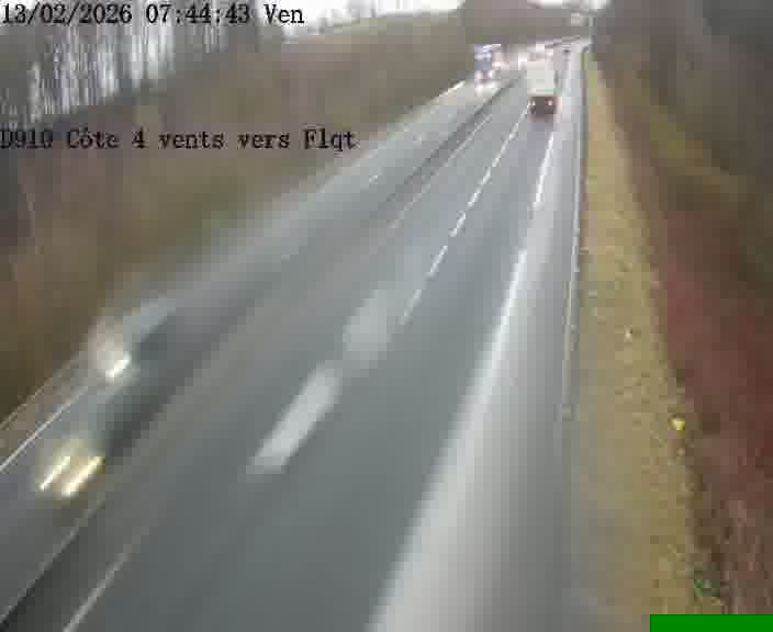 Webcam sur la D910 située dans la Côte des 4 vents. Vue orientée vers le haut de la côte, vers Faulquemont