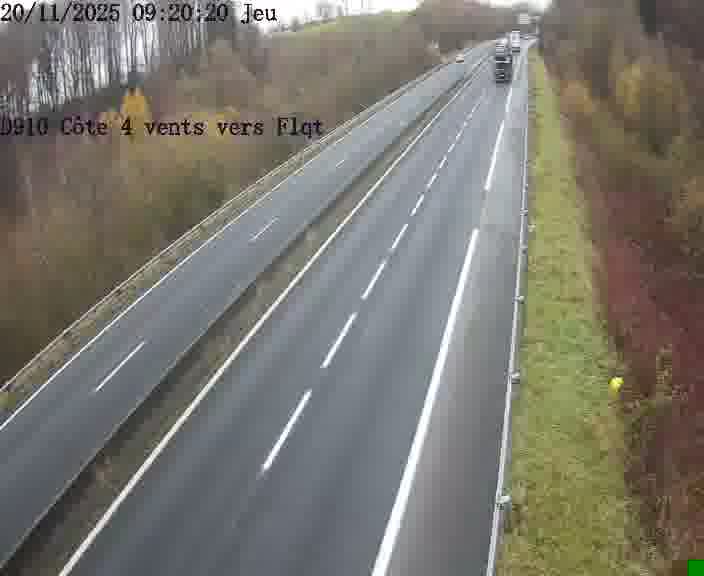 <h2>Webcam sur la D910 située dans la Côte des 4 vents. Vue orientée vers le haut de la côte, vers Faulquemont</h2>