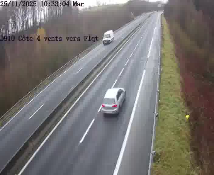 <h2>Webcam sur la D910 située dans la Côte des 4 vents. Vue orientée vers le haut de la côte, vers Faulquemont</h2>