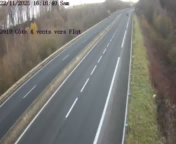 <h2>Webcam sur la D910 située dans la Côte des 4 vents. Vue orientée vers le haut de la côte, vers Faulquemont</h2>