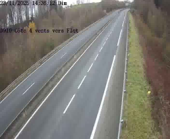 <h2>Webcam sur la D910 située dans la Côte des 4 vents. Vue orientée vers le haut de la côte, vers Faulquemont</h2>