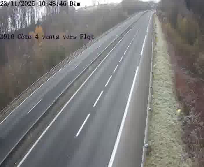 <h2>Webcam sur la D910 située dans la Côte des 4 vents. Vue orientée vers le haut de la côte, vers Faulquemont</h2>