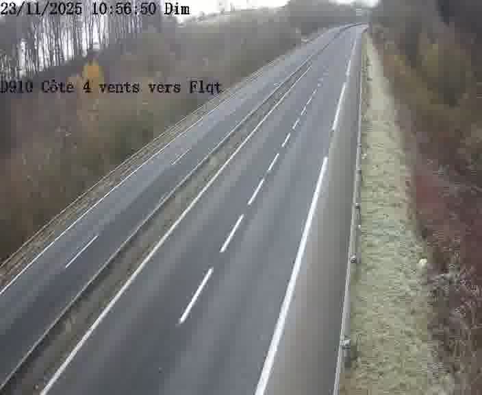 <h2>Webcam sur la D910 située dans la Côte des 4 vents. Vue orientée vers le haut de la côte, vers Faulquemont</h2>