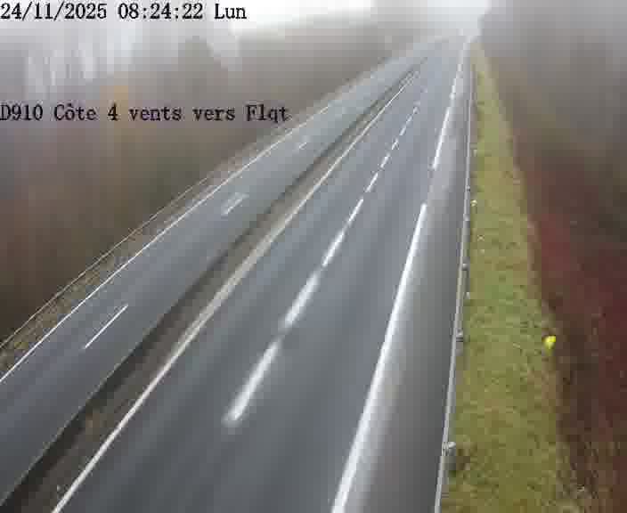 <h2>Webcam sur la D910 située dans la Côte des 4 vents. Vue orientée vers le haut de la côte, vers Faulquemont</h2>