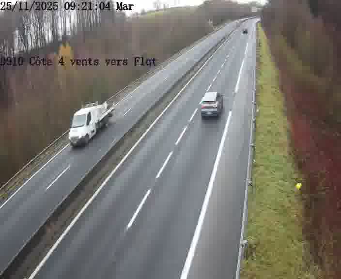<h2>Webcam sur la D910 située dans la Côte des 4 vents. Vue orientée vers le haut de la côte, vers Faulquemont</h2>